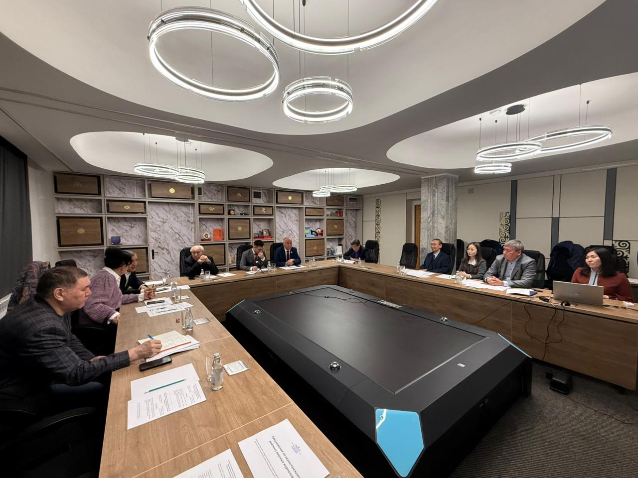 Академияның «Білім және қоғамдық даму ғылымдар» бөлімшесінің отырысы өтті